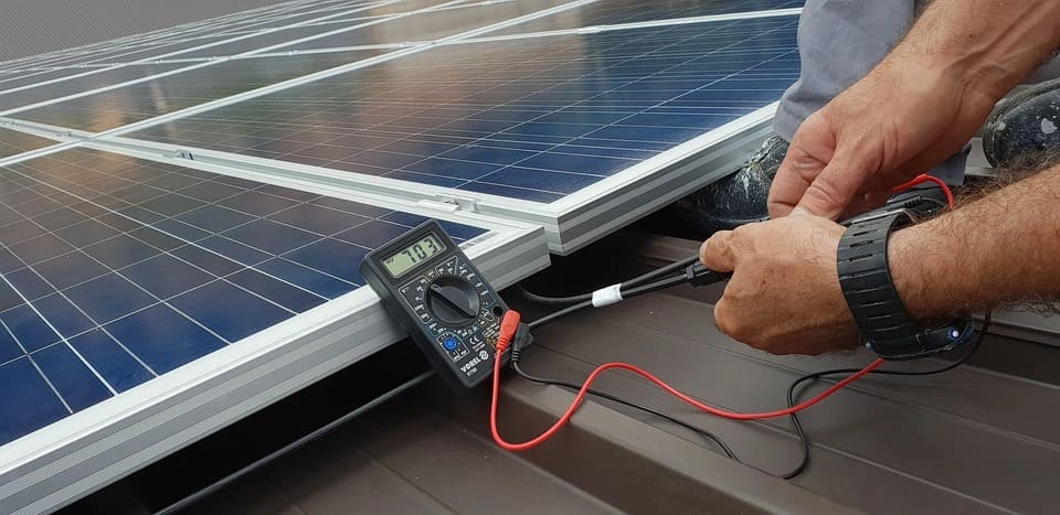 daily tasks of a solar installer